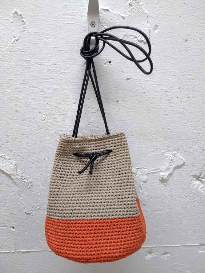 かぎ針編み細編みの 円編み で配色巾着バッグを作りました Kitto Ameru キットアメル